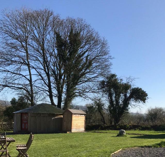 Mcclure Yurt At Carrigeen Glamping 킬케니 외부 사진