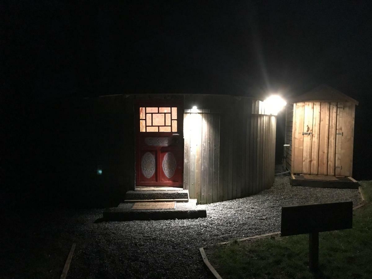 Mcclure Yurt At Carrigeen Glamping 킬케니 외부 사진